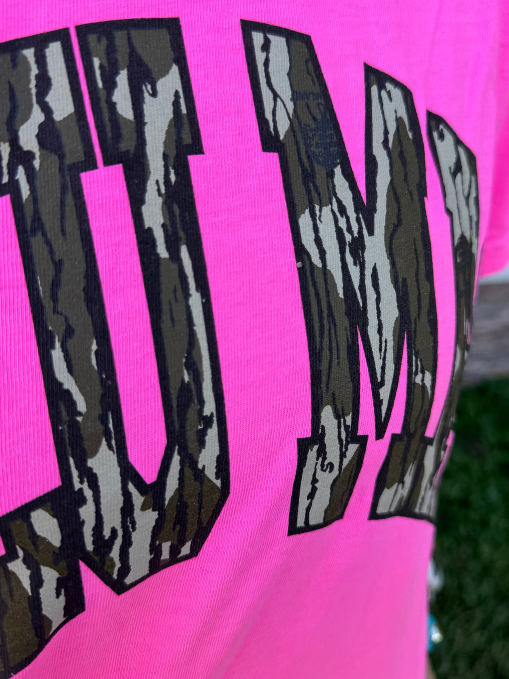 LULU MAC MOSSY OAK HOT PINK TEE