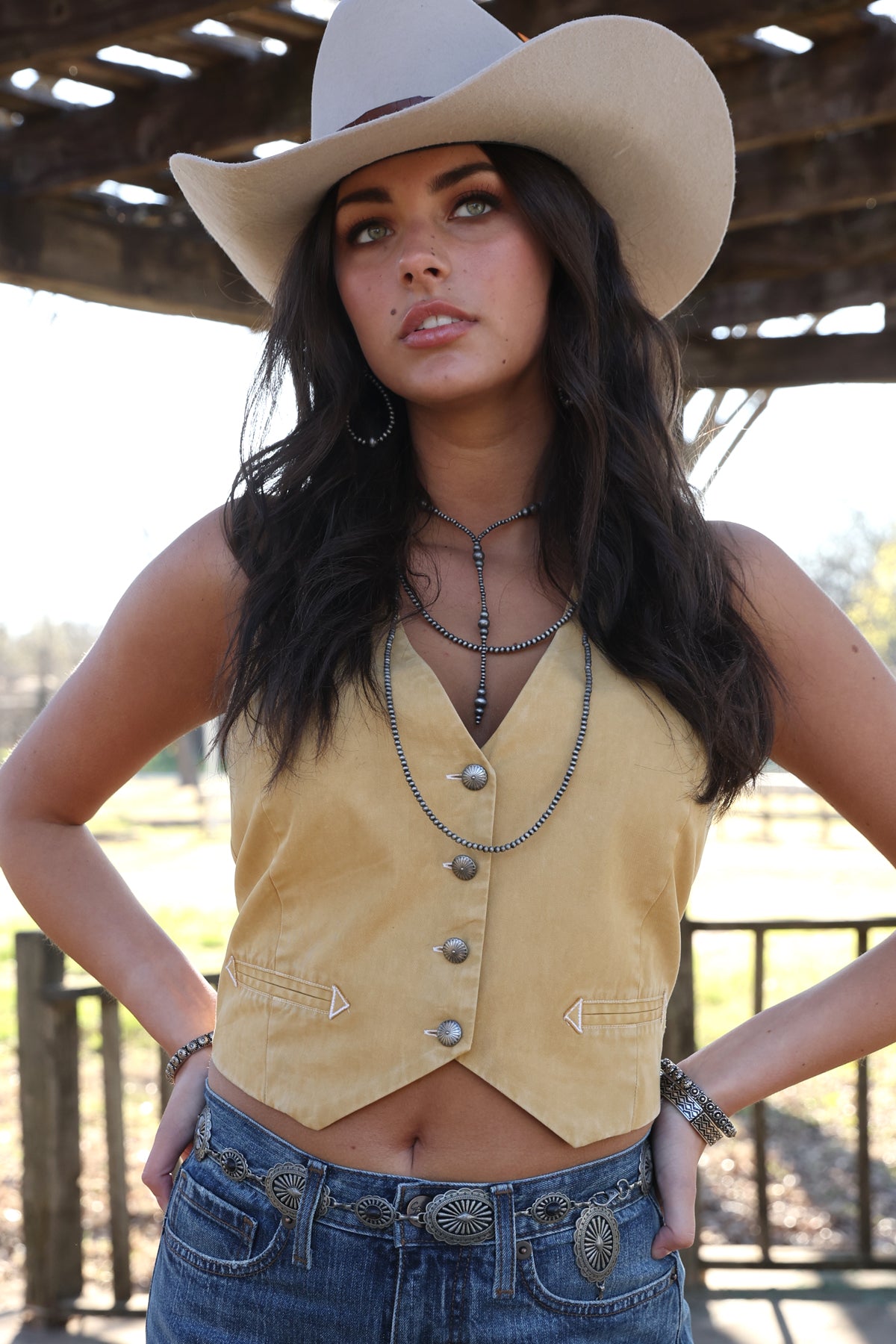 Cinch Ladies Gold Sleeveless Vest