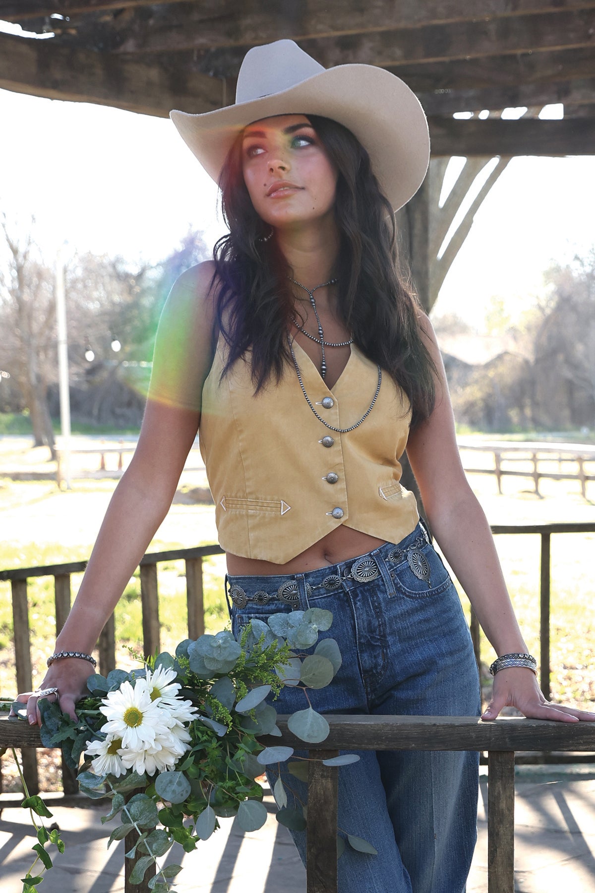 Cinch Ladies Gold Sleeveless Vest