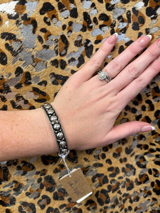 Small Faux Pearl Bracelet
