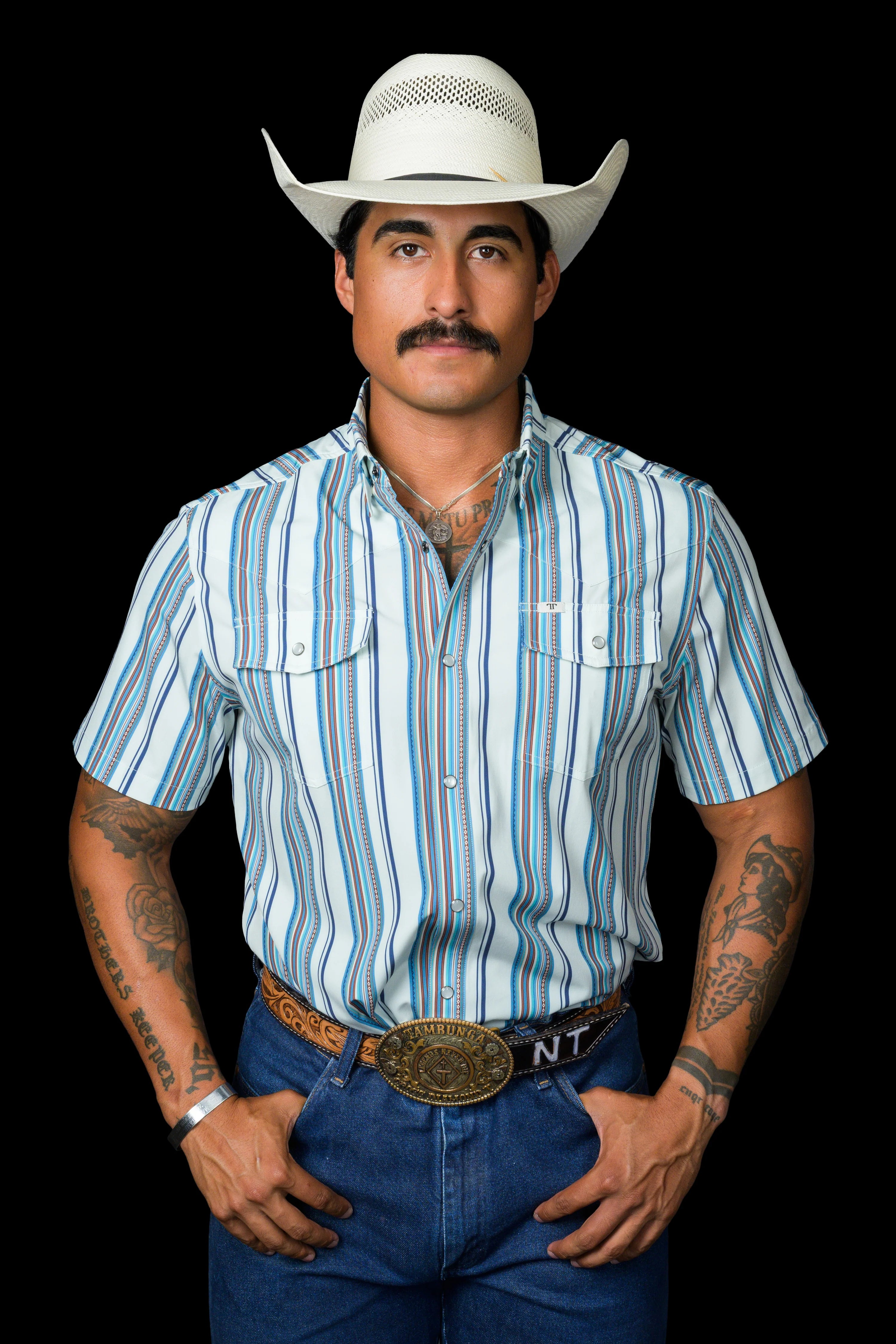 The James in Light Blue - Short Sleeve Snap