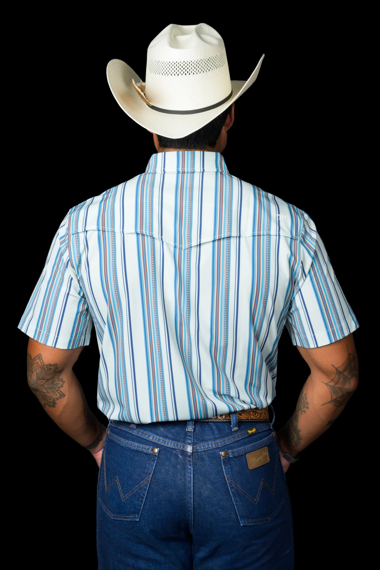 The James in Light Blue - Short Sleeve Snap