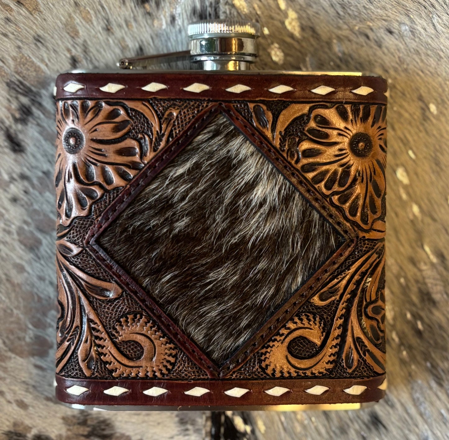 Diamond Cowhide Leather Flask- 16oz